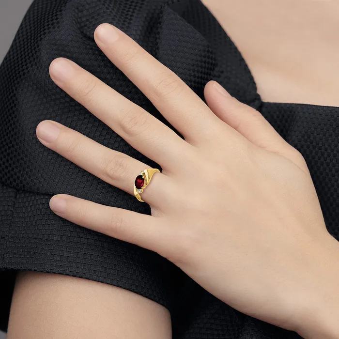 Goldiacom Rings 14K Yellow Gold 7x5mm Oval Garnet Checker VS Real Diamond ring