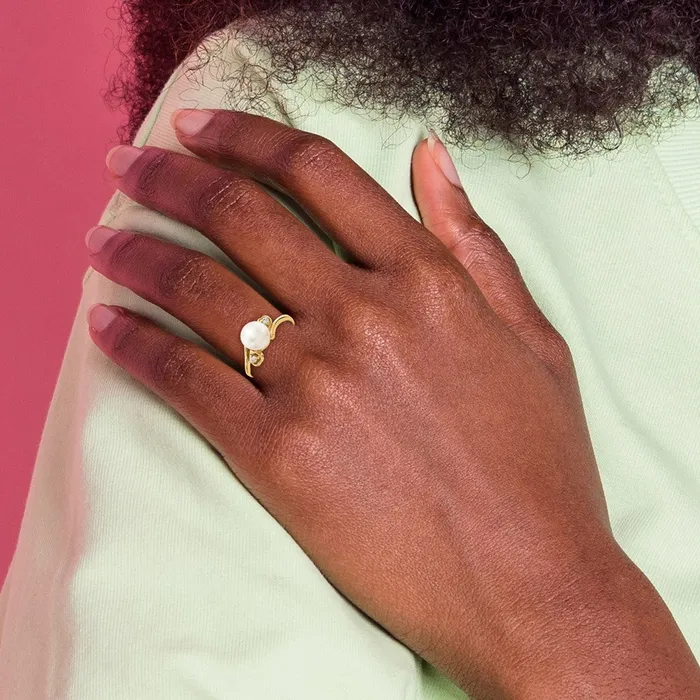 Goldia Rings 14k Yellow Gold Gold 7mm FW Cultured Pearl VS Diamond ring